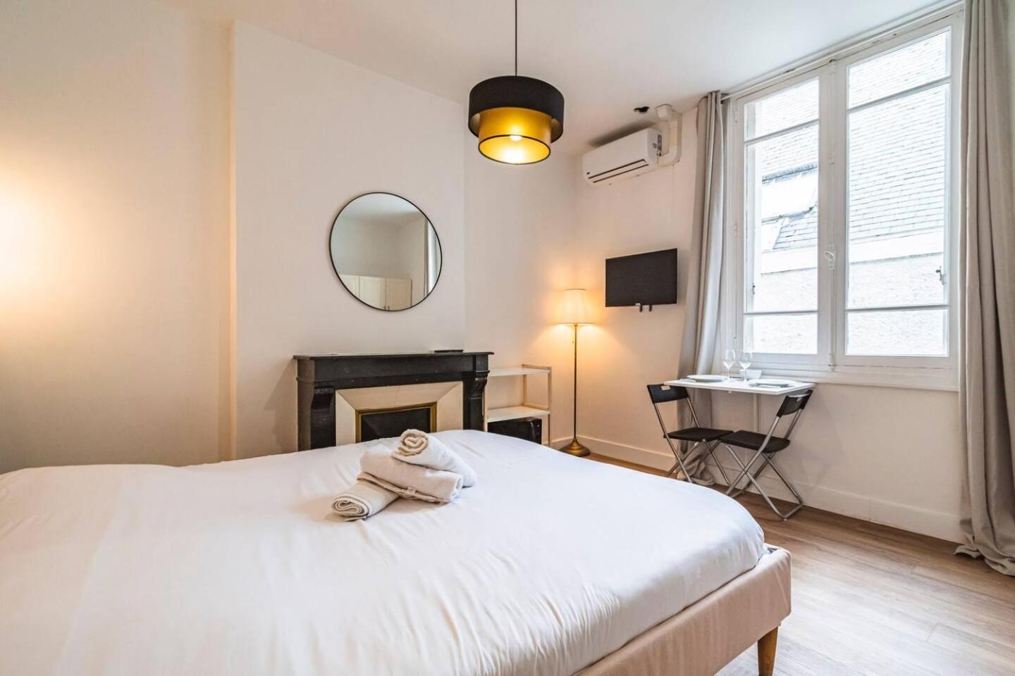 Pink, Appartement En Plein Coeur De Reims Exterior foto
